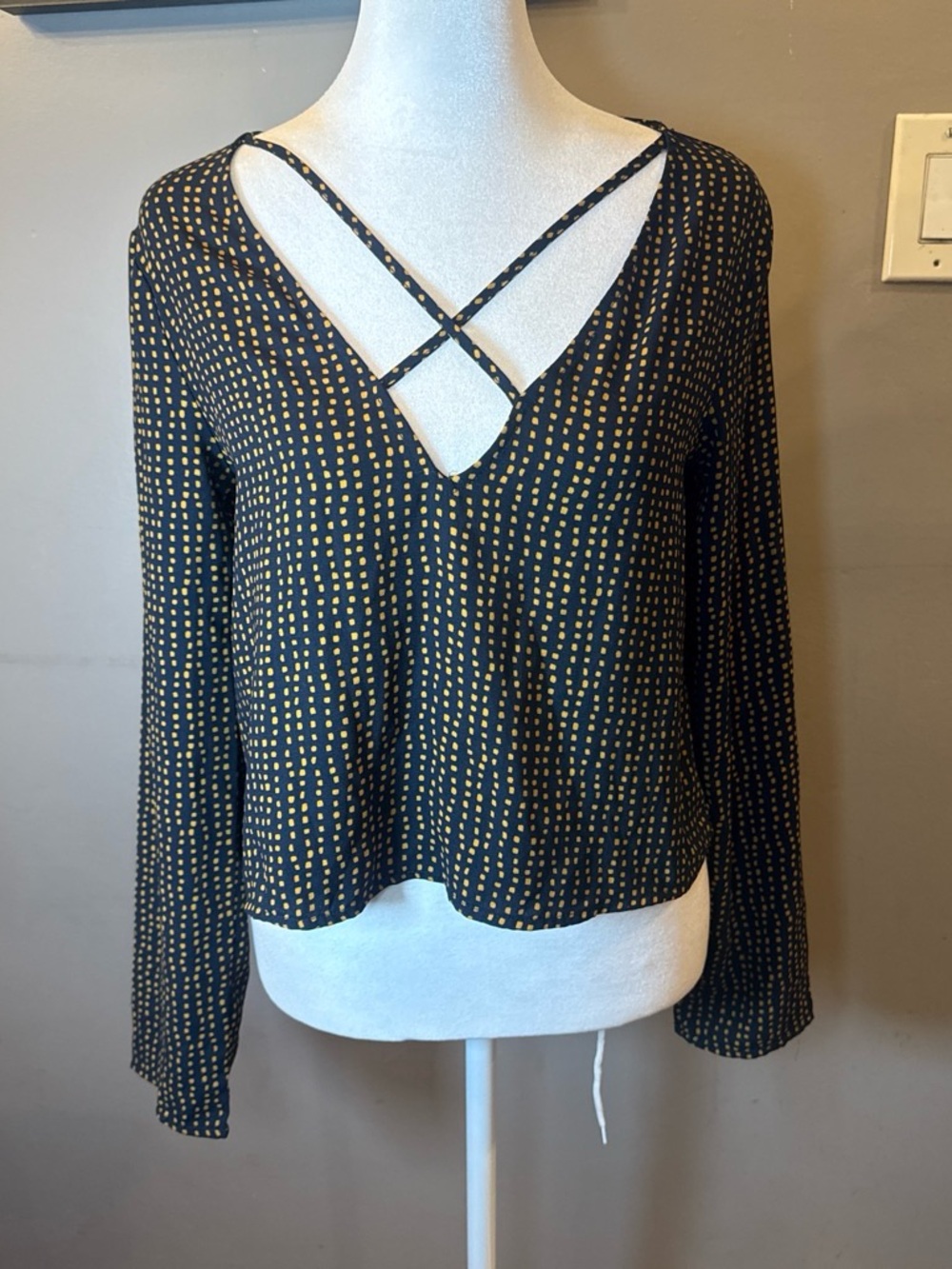 Forever 21 Black Long-Sleeve V-Neck Top with Gold Dot Print